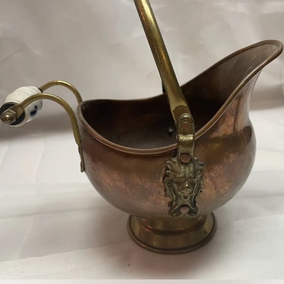 Vintage Holland Copper & Brass Scuttle with Delph handle - Picture 9 of 15